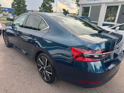 Skoda Superb SKODA SUPERB HYBRID LED NAVI LEDER ASSITENTEN AHK