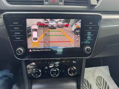 Skoda Superb SKODA SUPERB HYBRID LED NAVI LEDER ASSITENTEN AHK