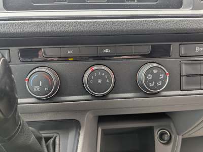 Volkswagen Crafter 2.0 TDI DSG 4MOTION L4H3 ATTELAGE PROTECTION BOIS CLIM
