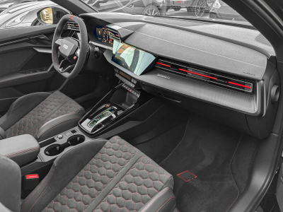 Audi RS3 Sportback 2.5 TFSI quattro/PERF/CARBONE/Pano/ /19/HUD/CAM/SONO/MATRIX