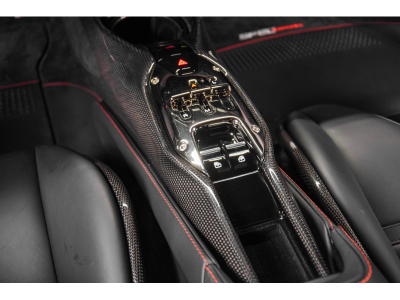Ferrari SF90 Stradale ROSSO CORSA