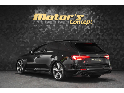Audi RS4 AVANT 2.9 V6 QUATTRO