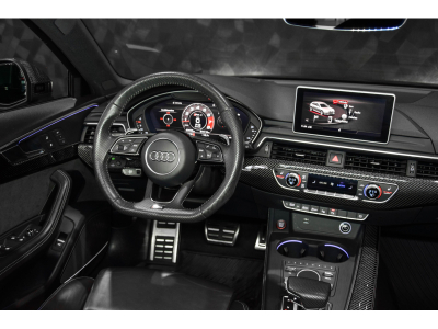 Audi RS4 AVANT 2.9 V6 QUATTRO