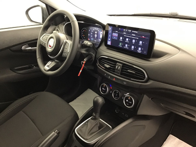 Fiat Tipo 1.5 Hybrid 130 DCT4 Cross