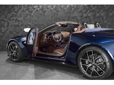 Aston Martin V8 Vantage ROADSTER - Ultramarine Black