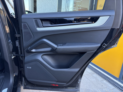 Porsche Cayenne Coupe FACELIFT E-Hybrid / PANORAMA / ACC / 360° / CHRONO