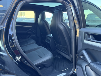Porsche Cayenne Coupe FACELIFT E-Hybrid / PANORAMA / ACC / 360° / CHRONO