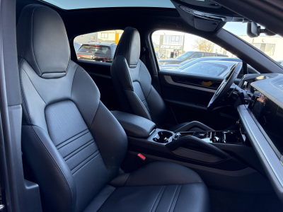 Porsche Cayenne Coupe FACELIFT E-Hybrid / PANORAMA / ACC / 360° / CHRONO