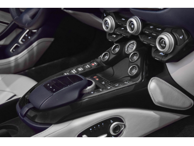 Aston Martin V8 Vantage ROADSTER - Ultramarine Black