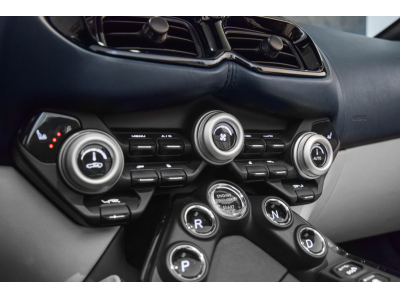 Aston Martin V8 Vantage ROADSTER - Ultramarine Black