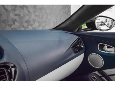Aston Martin V8 Vantage ROADSTER - Ultramarine Black