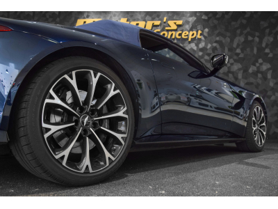 Aston Martin V8 Vantage ROADSTER - Ultramarine Black