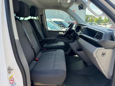 Volkswagen T6.1 Caravelle VOLKSWAGEN T6:1 CARAVELLE TRENDLINE 9SITZE STANDHEIZUNG AHK