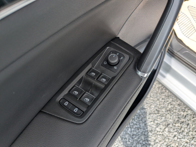Volkswagen Touran 1.5 TSI DSG 7PLACES CUIR GPS CARPLAY TOIT OUV PANO