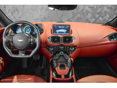 Aston Martin V8 Vantage Coupé / DIAVOLO RED