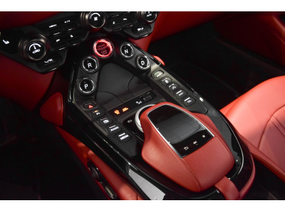 Aston Martin V8 Vantage Coupé / DIAVOLO RED
