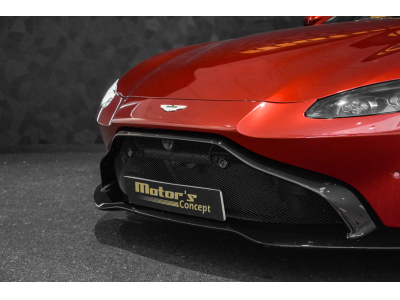 Aston Martin V8 Vantage Coupé / DIAVOLO RED