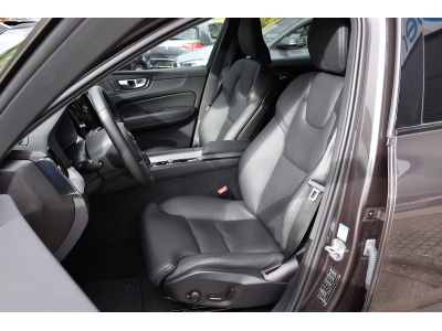 Volvo XC60 2.0 B4 D AWD Plus Dark