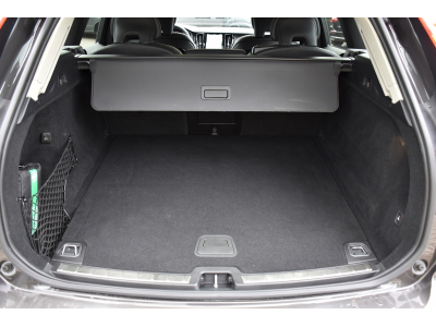 Volvo XC60 2.0 B4 D AWD Plus Dark