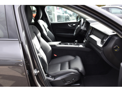 Volvo XC60 2.0 B4 D AWD Plus Dark