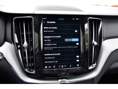 Volvo XC60 2.0 B4 D AWD Plus Dark