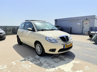 Lancia Ypsilon 1.4 16v 95ch Automatique Pano