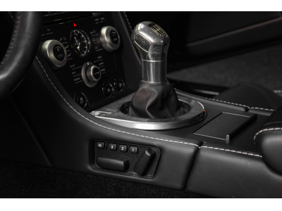 Aston Martin V12 Vantage Coupé / Boîte manuelle