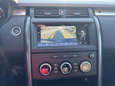 Land-Rover Discovery D240 R-Dynamic Landmark 7 Places