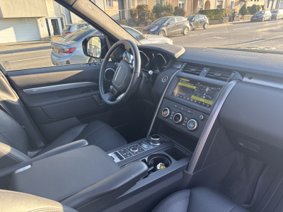 Land-Rover Discovery D240 R-Dynamic Landmark 7 Places