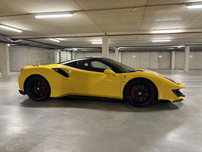 Ferrari 488 Pista FULL CARBON SPEC/ LIFT/ FULL FERRARI SERVICE