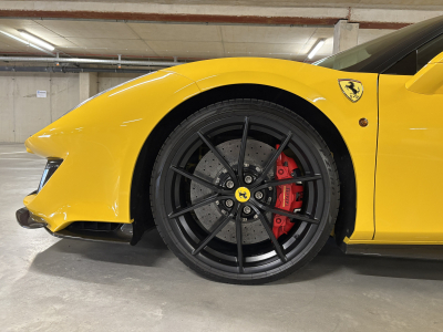 Ferrari 488 Pista FULL CARBON SPEC/ LIFT/ FULL FERRARI SERVICE