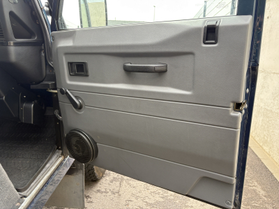 Land-Rover Defender 90 DEFENDER V8 50 YEARS EDITION/17_25