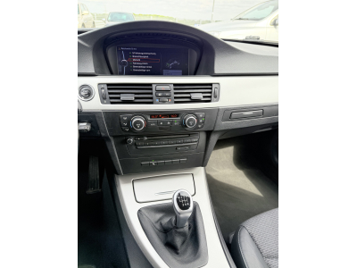 BMW 325 i 218ch LCI
