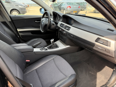 BMW 325 i 218ch LCI