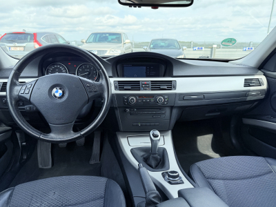 BMW 325 i 218ch LCI