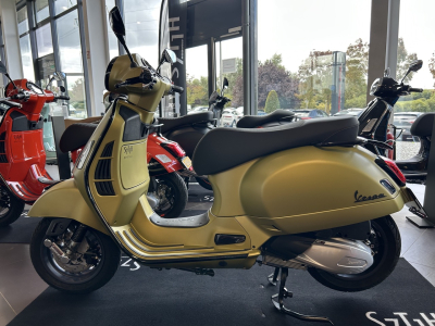 Vespa GTS Super Sport 300