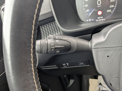 Volvo XC40 T3 R-DESIGN GPS CARPLAY TOIT OUV PANO CAMERA