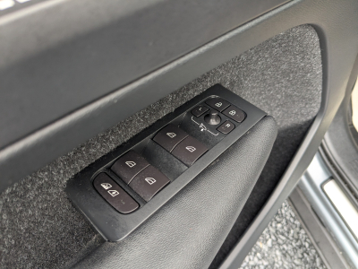 Volvo XC40 T3 R-DESIGN GPS CARPLAY TOIT OUV PANO CAMERA