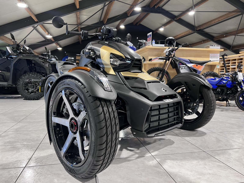 Can-Am Ryker 900 SPORT