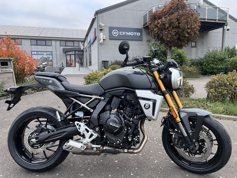 Suzuki GSX-8T 