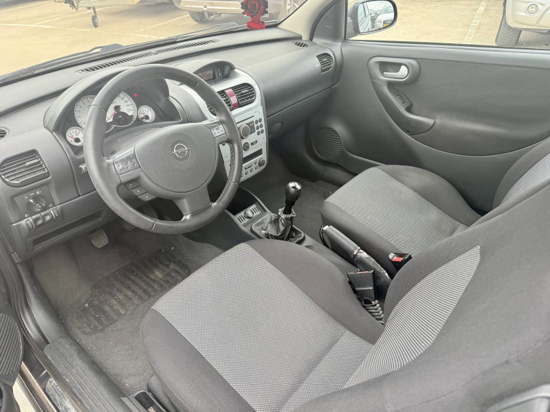 Opel Corsa 1.2 Essence 3p