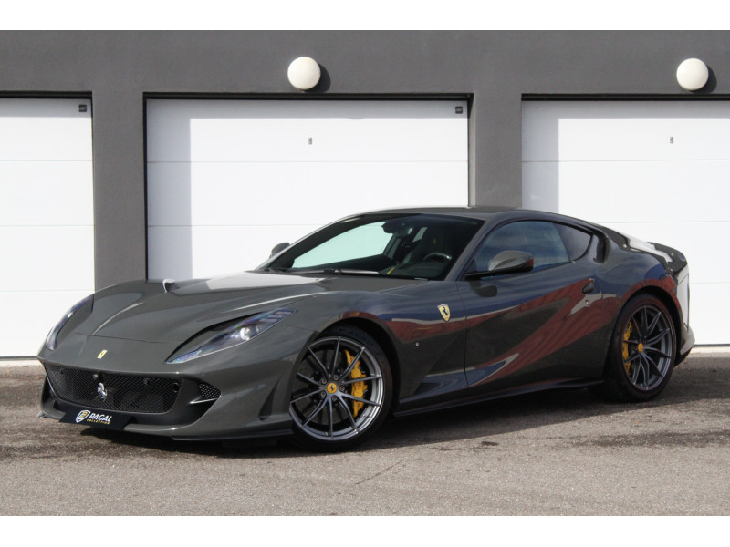 Ferrari 812 Superfast | GRIGIO SCURO | CARBONE | LIFT | CAMERA | MALUS INCLUS