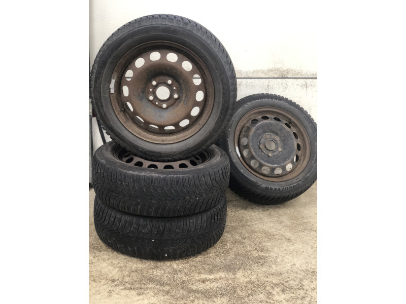 Jantes acier + Pneus hiver 16