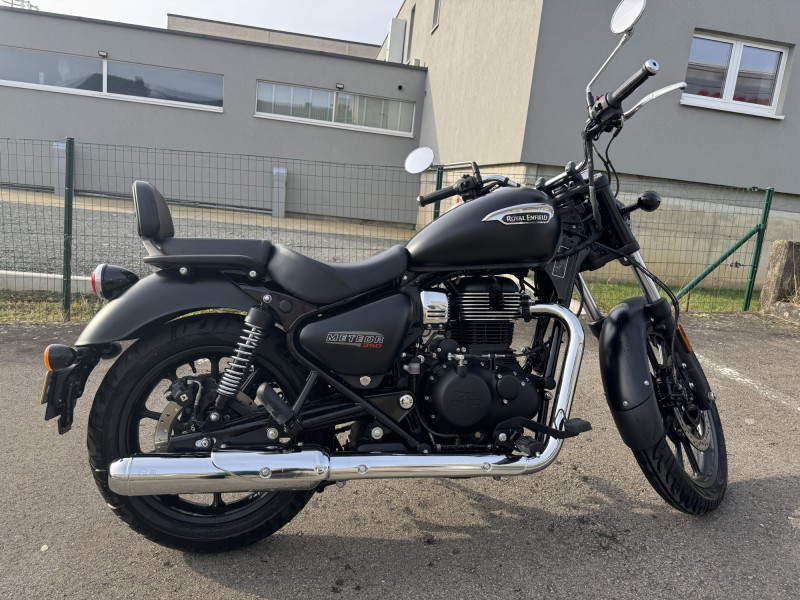 Royal Enfield Meteor 350 STELLAR BLACK
