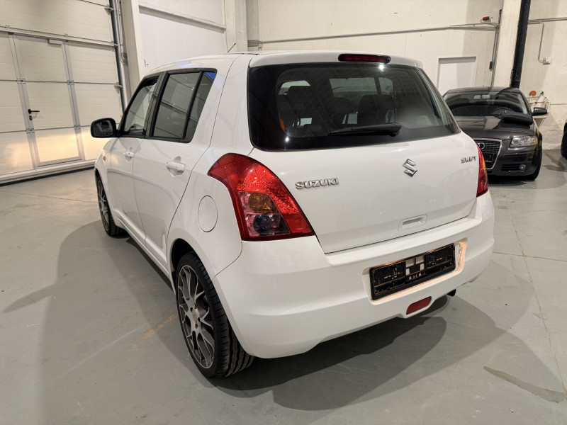 Suzuki Swift 1.3i 92ch