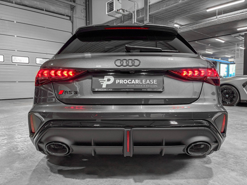 Audi RS3 Sportback 2.5 TFSI quattro/Pano/SCHALE//360°/SONO/MATRIX