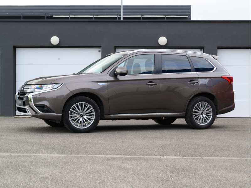 Mitsubishi Outlander Plug-in BASIS 2.4 4WD