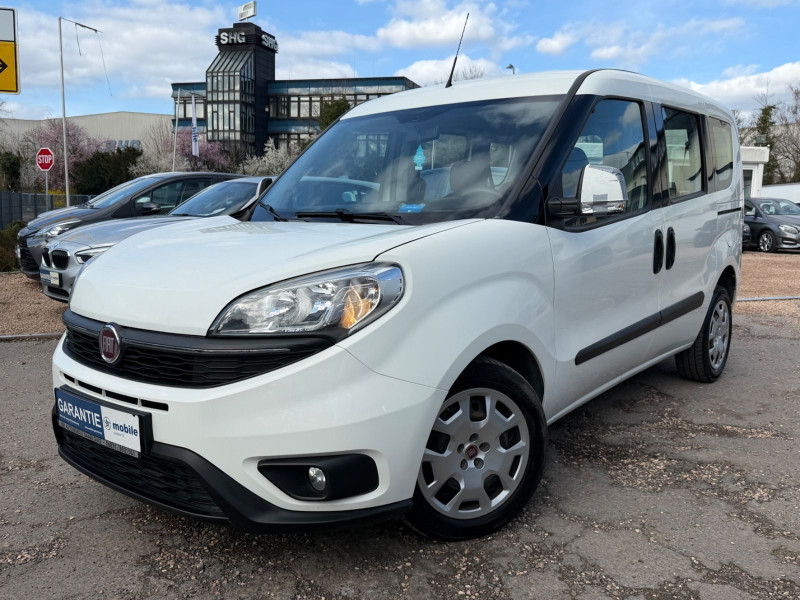 Fiat Doblo 1.3JTD 70KW/NAVI/4x TÜRER/AHK/KLIMA/