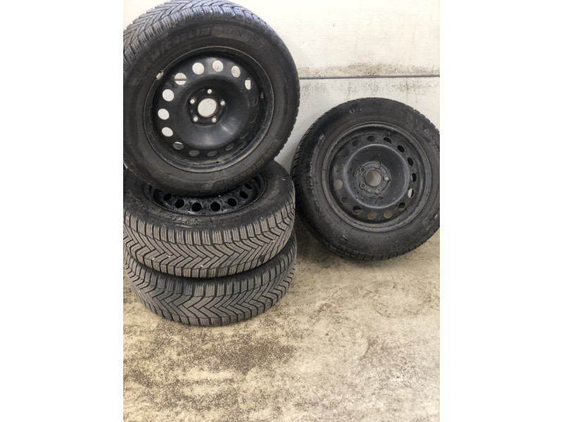 Jantes acier + Pneus hiver 16