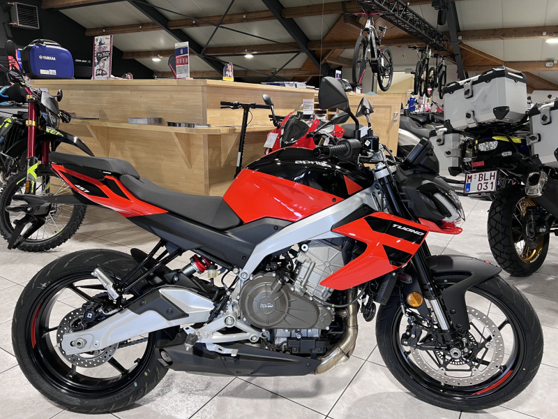 Aprilia Tuono 457 